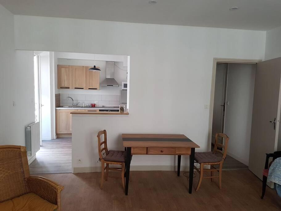Agreable Appartement Lumineux Au Centre-Ville オヨナックス エクステリア 写真